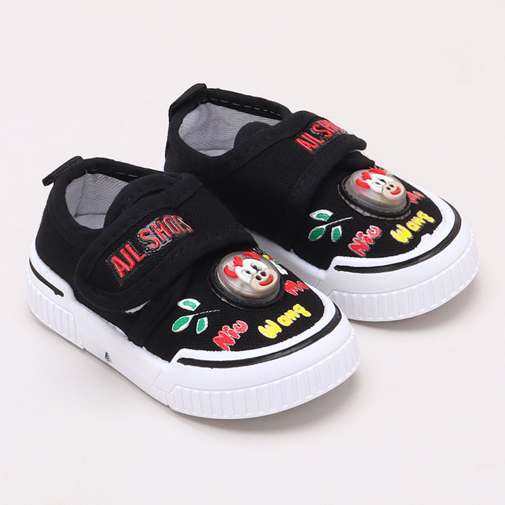 

features upper material 100 canvas sole material 100 rubber the