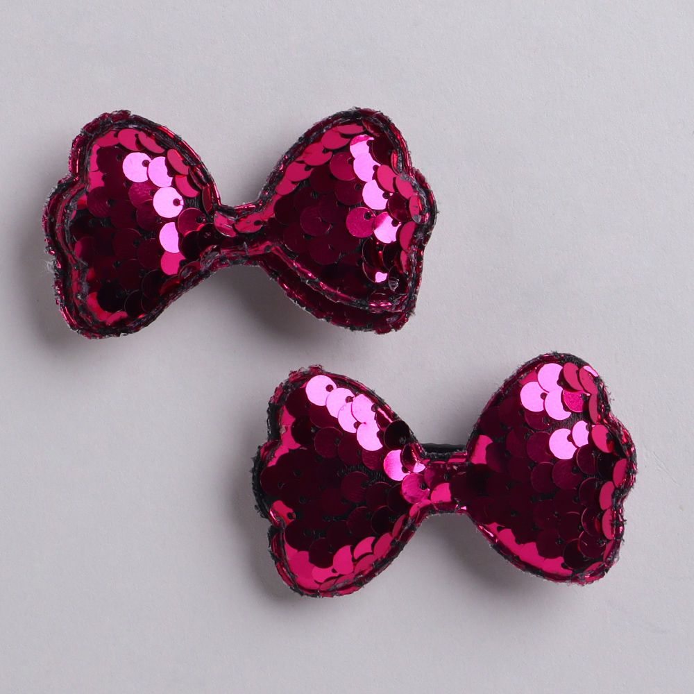 

the translucent hue of these crystal hairclips and simple design