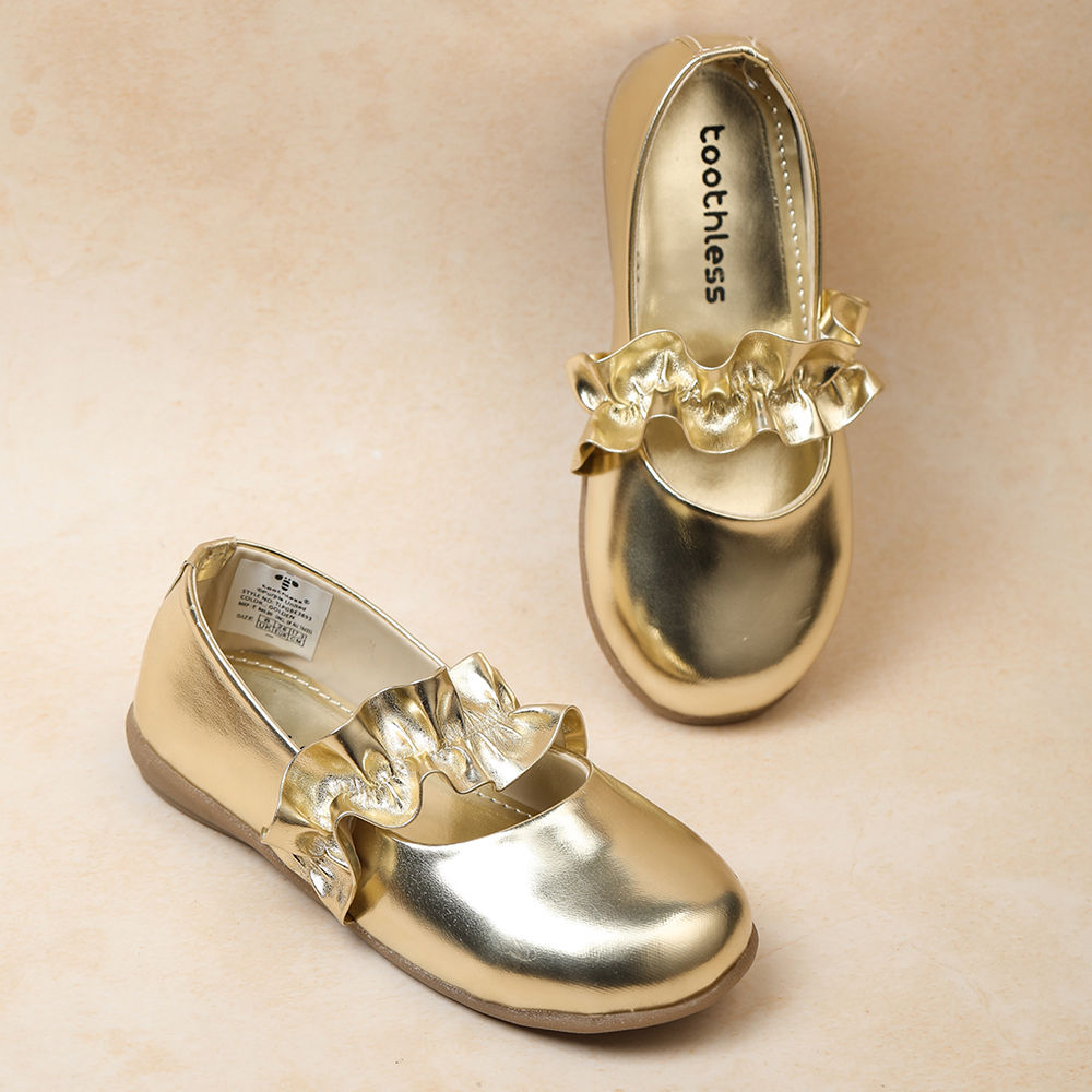 

features upper material 100 synthetic pu sole material 100 rubber