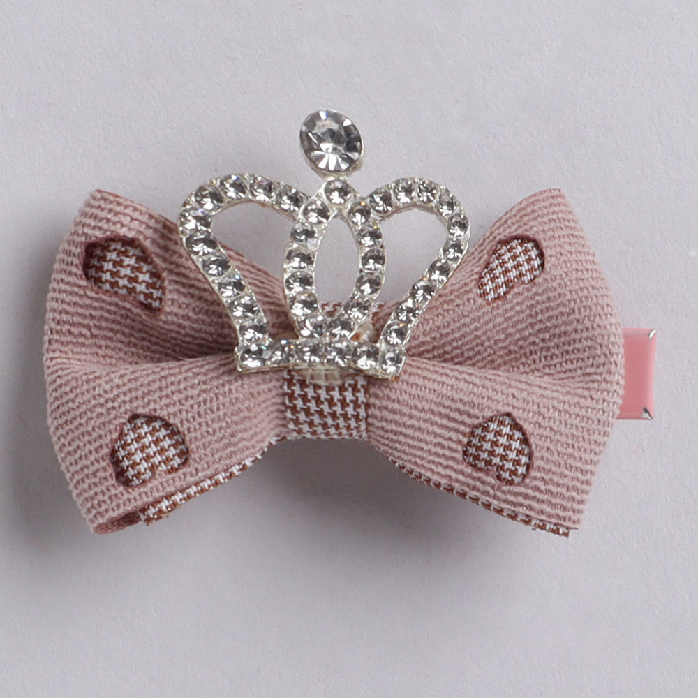 

the translucent hue of these crystal hairclips and simple design