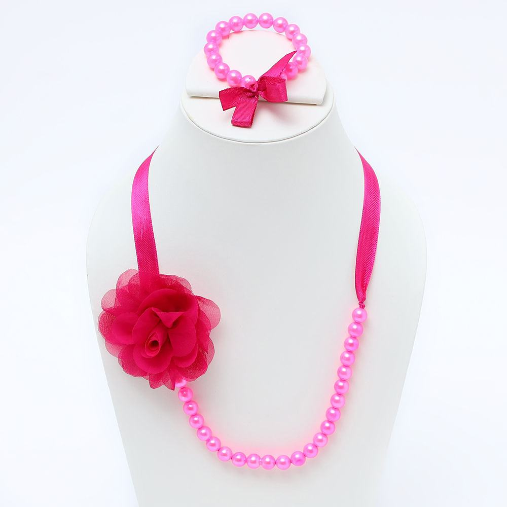 

these are simple yet fashionable beautiful hair accessories which are