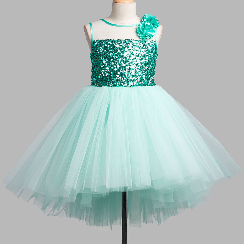 

features material 70 polyester 30 cotton fit type slim the
