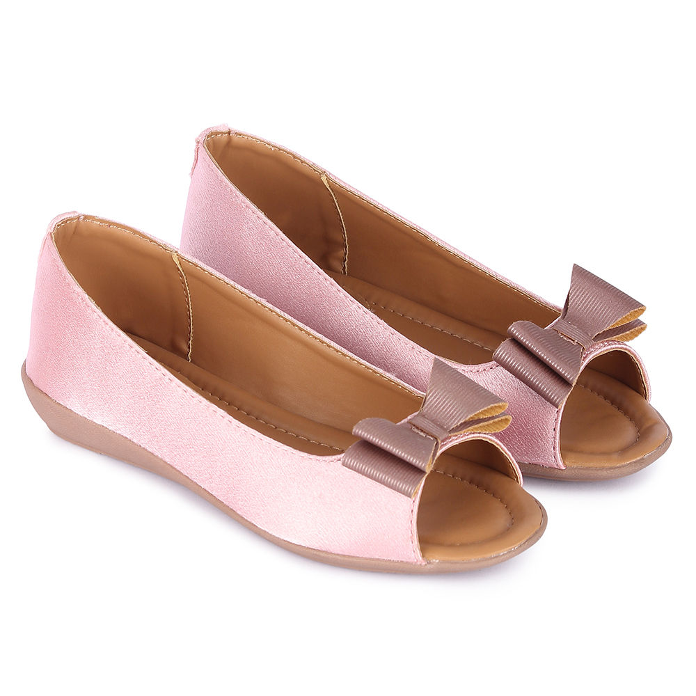 

features upper material 100 synthetic pu sole material 100 tpr