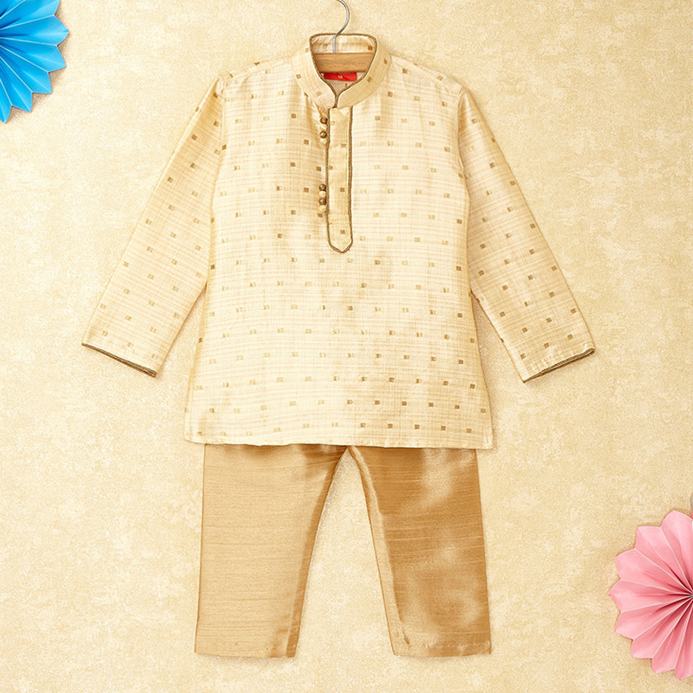 

features material 100 silk fit type slim the actual product