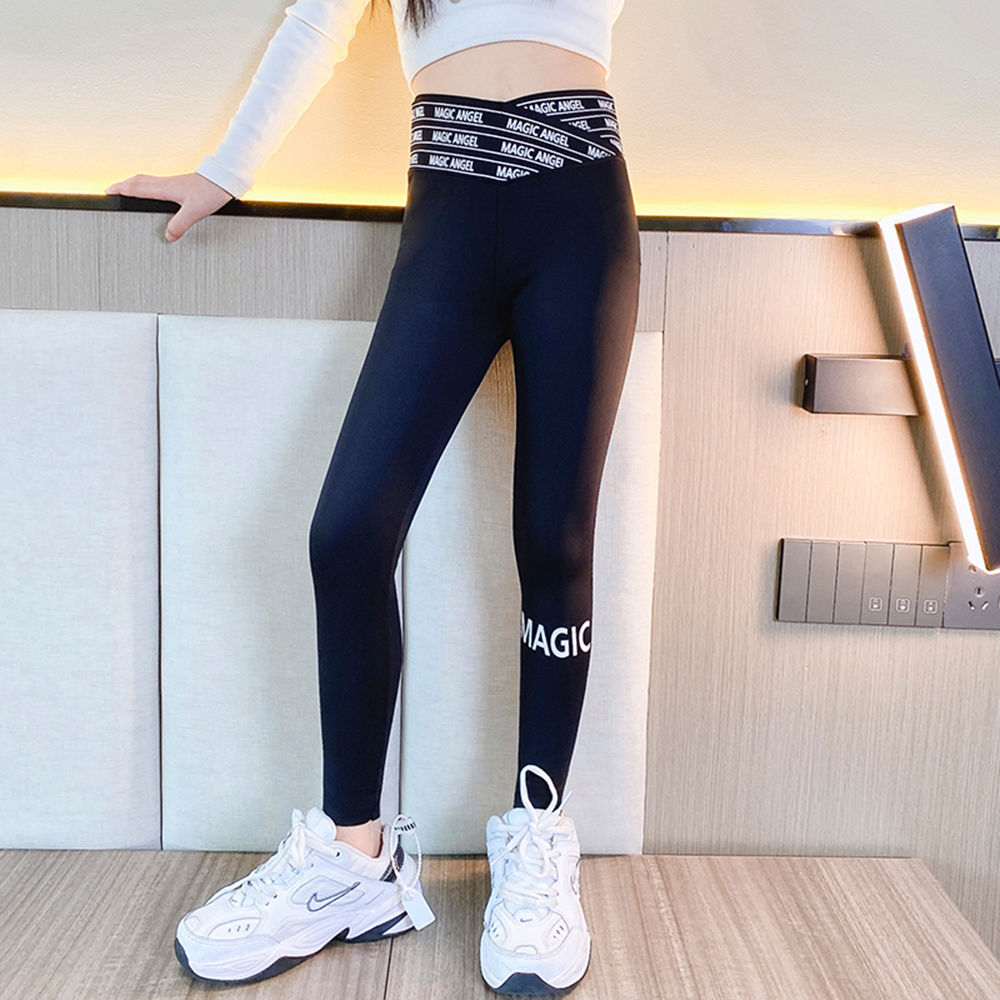 

features material 100 polyester fit type slim the actual product