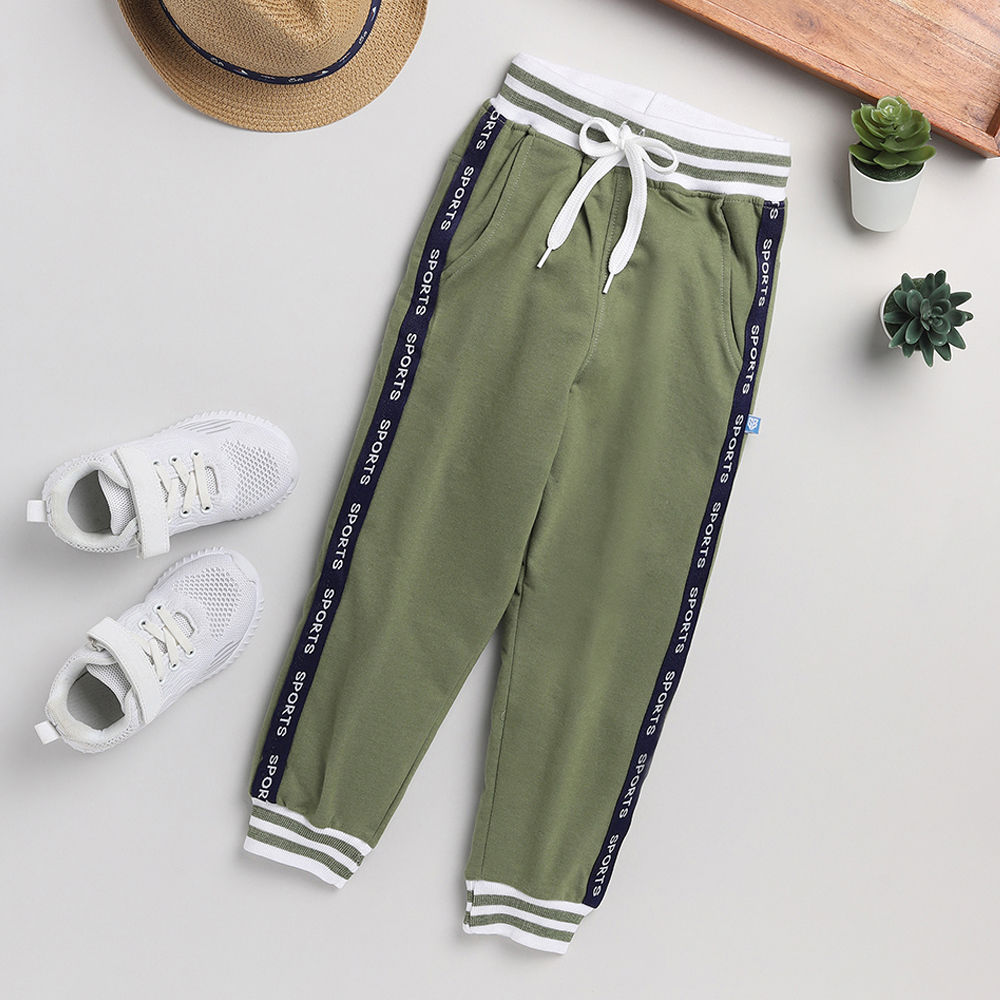 

features material 52 polyester 48 cotton fit type slim the