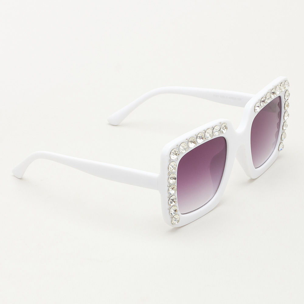 

cute sunglasses it brings a lot of compliments from strangers