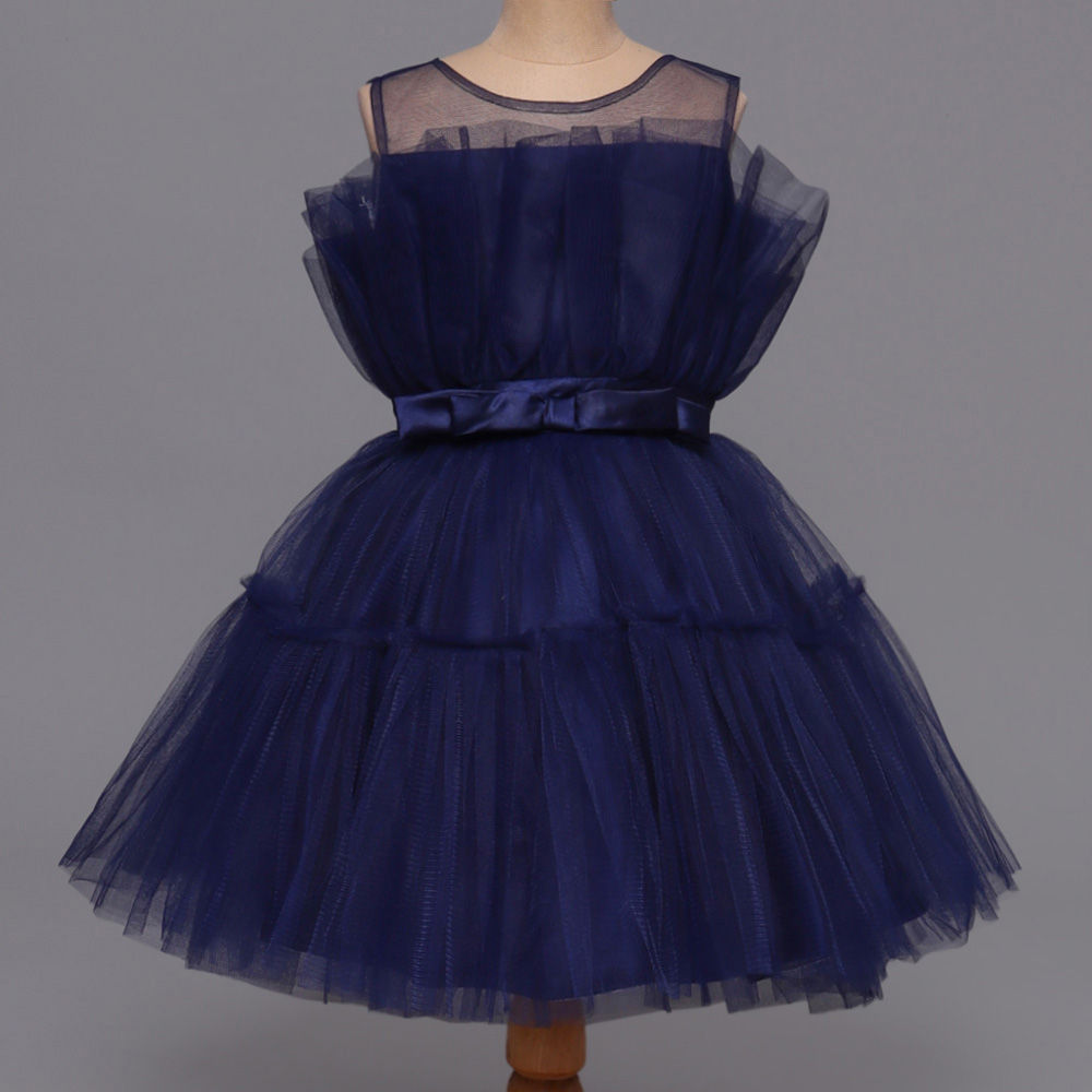 

features material 100 polyester fit type slim the actual product
