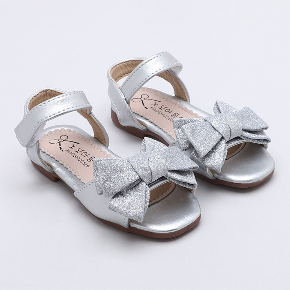 

features upper material 95 tpr and 5 rubber sole material