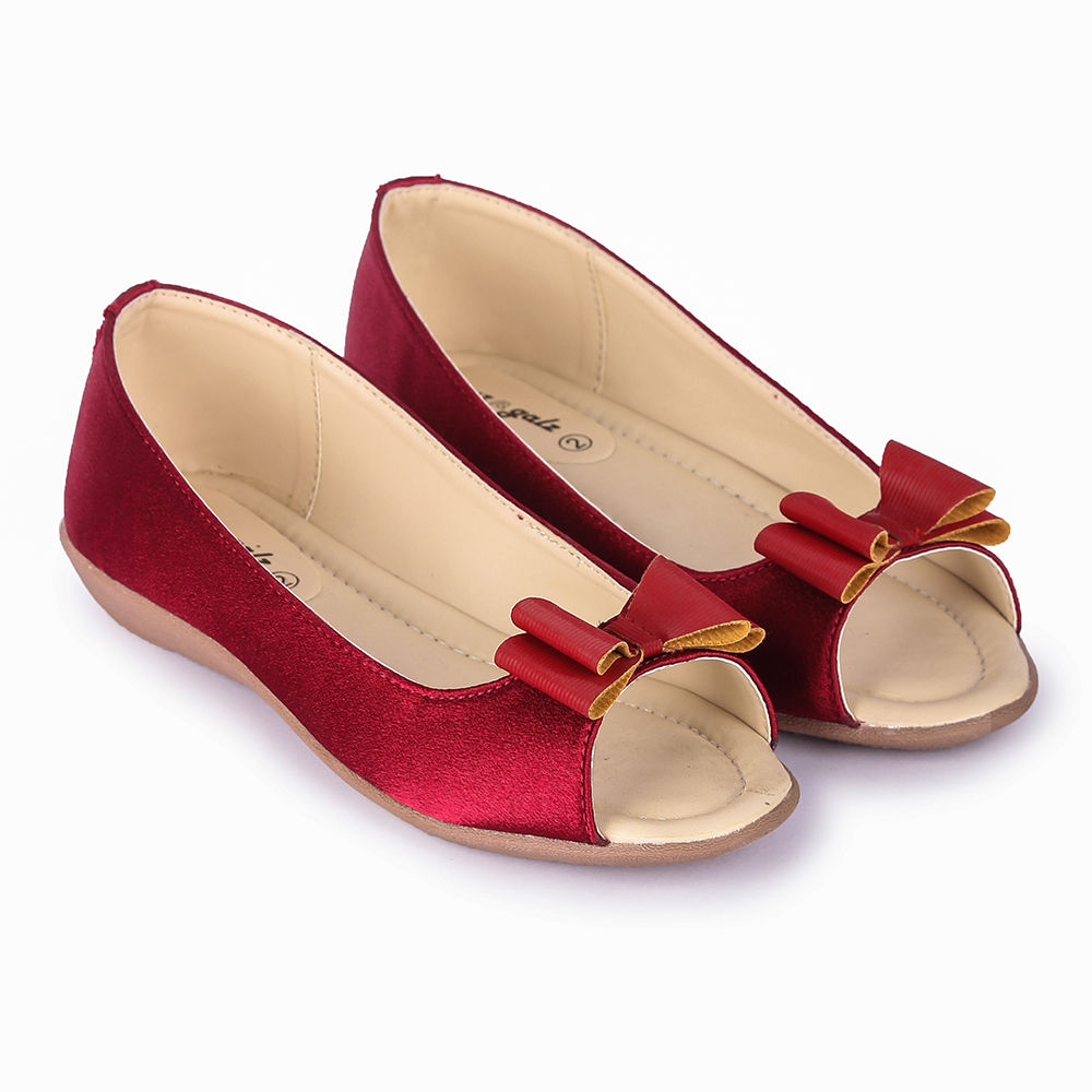 

features upper material 100 synthetic pu sole material 100 tpr