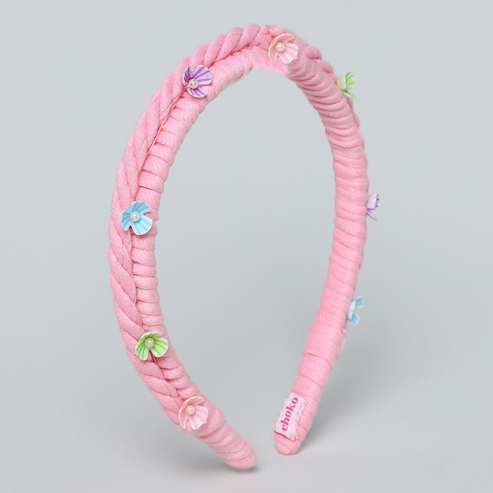 

a classic ethereal piece which goes with a variety of