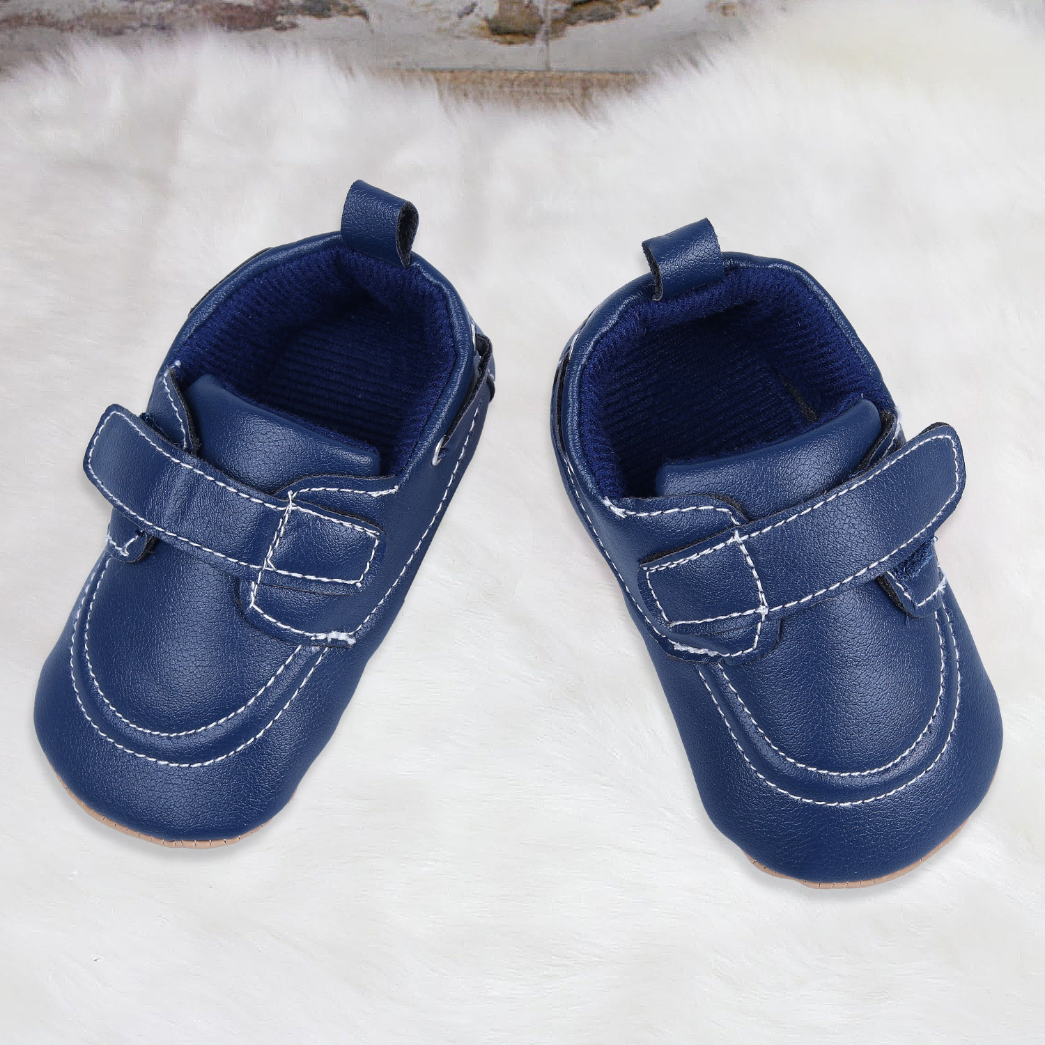 

features upper material pu leather sole material cotton fabric the