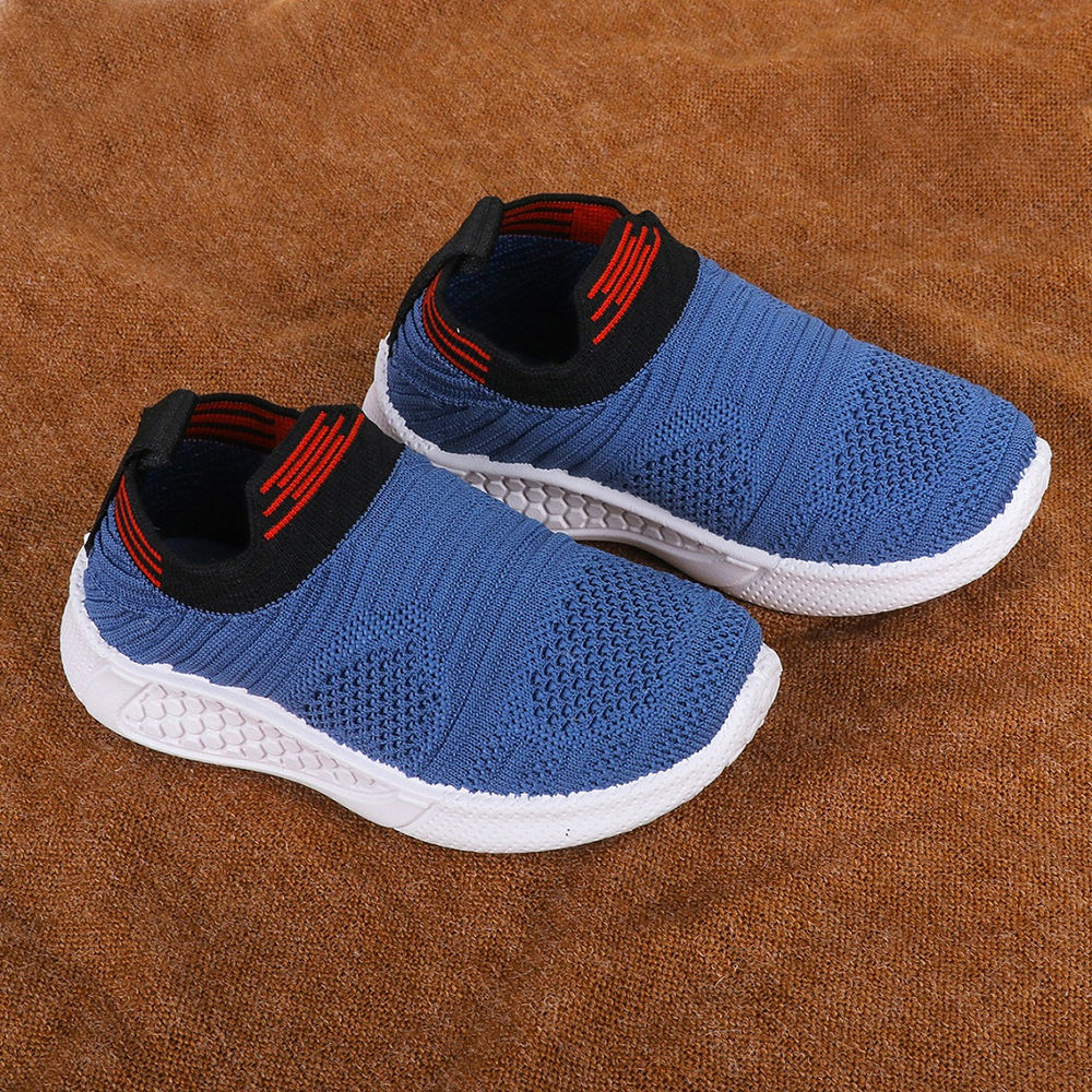 

features upper material synthetic pu sole material pvc the actual