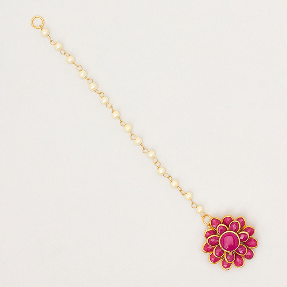 

these are simple yet fashionable beautiful hair accessories which are