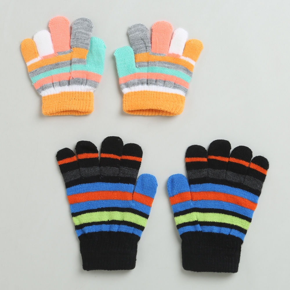 

features material 95 fleece and 5 fabric the actual product