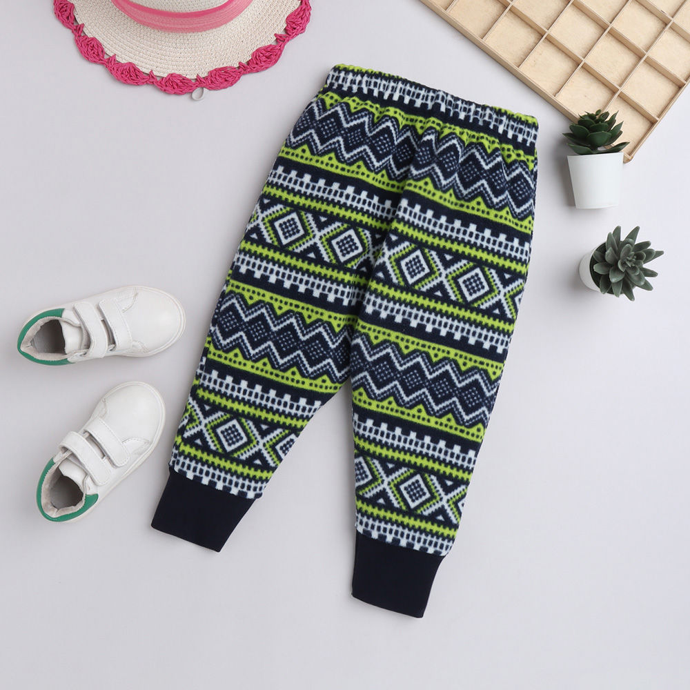 

features material 100 polyester fit type slim the actual product