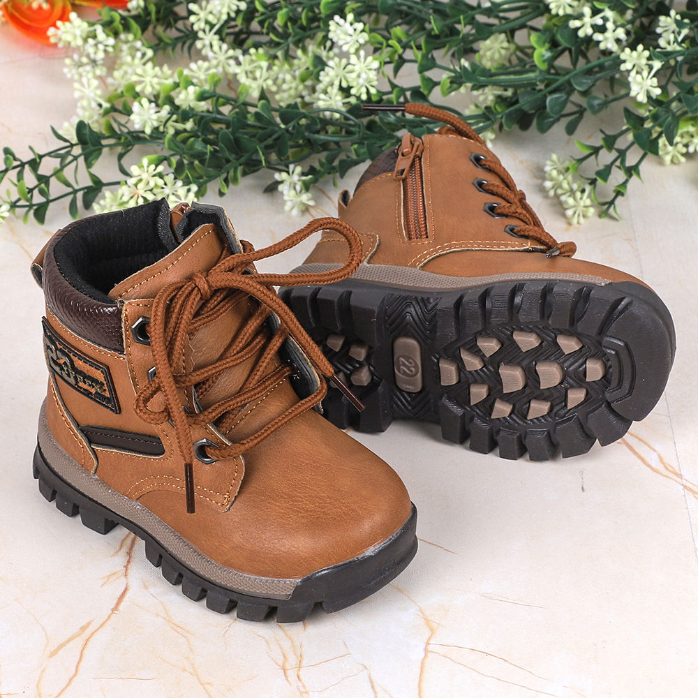 

features upper material synthetic pu sole material pvc the actual