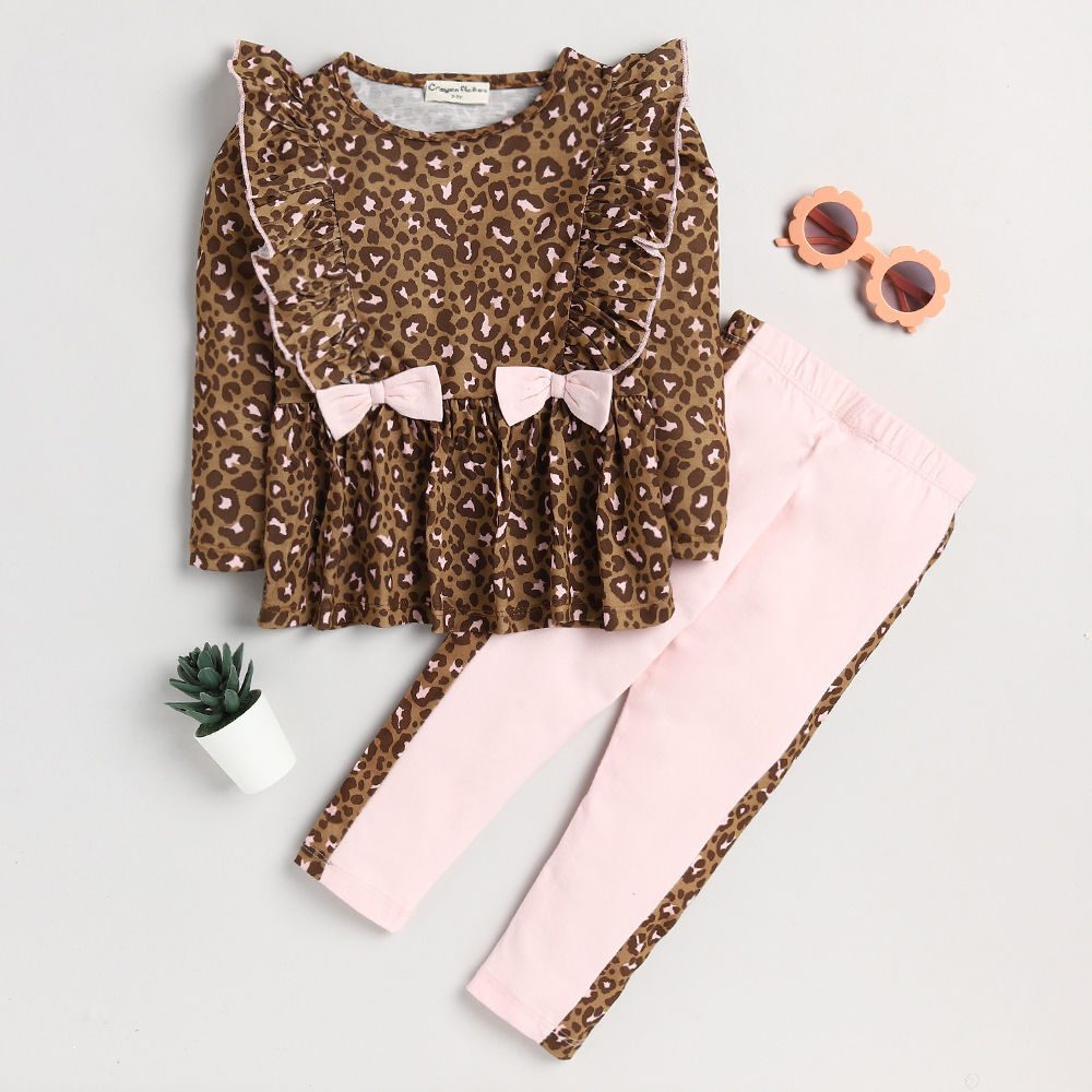 

features top material 100 cotton bottom material 95 cotton 5