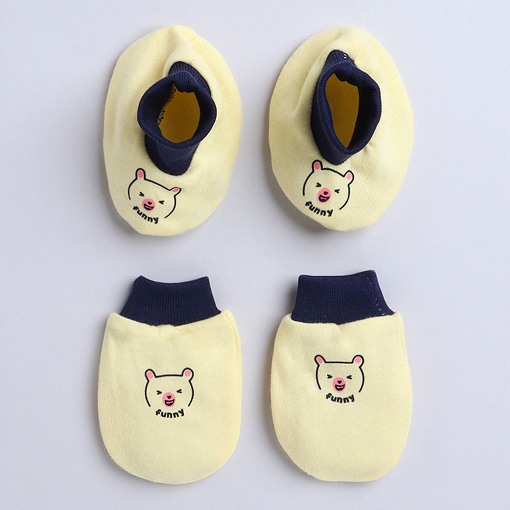 

soft gentle knitted cotton mittens set for the little one