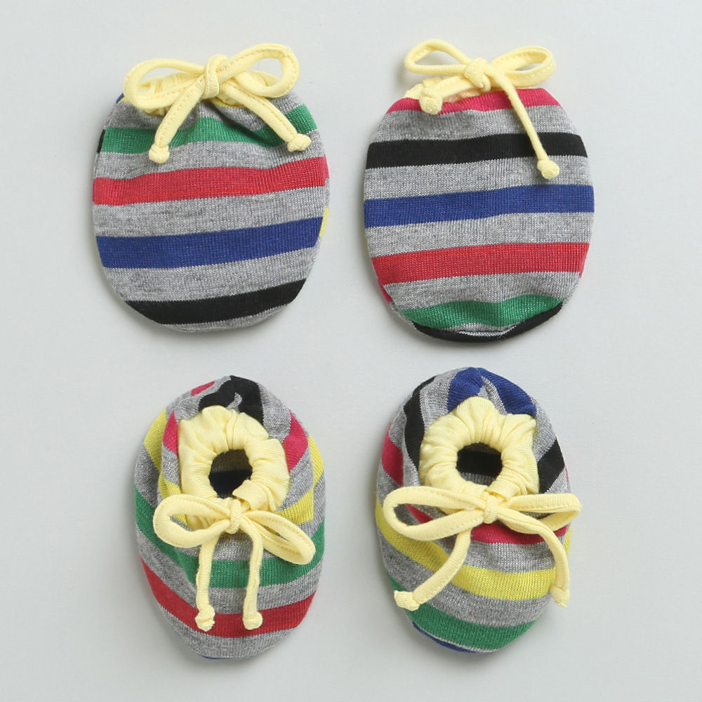 

soft gentle knitted cotton mittens set for the little one