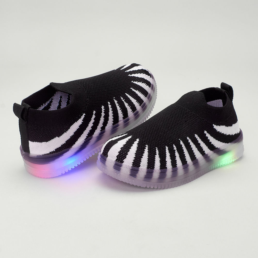 

features upper material synthetic pu sole material pvc the actual