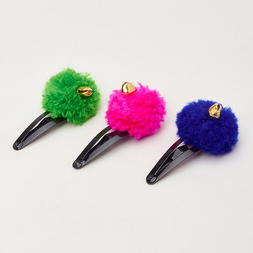 

these are simple yet fashionable beautiful hair accessories which are