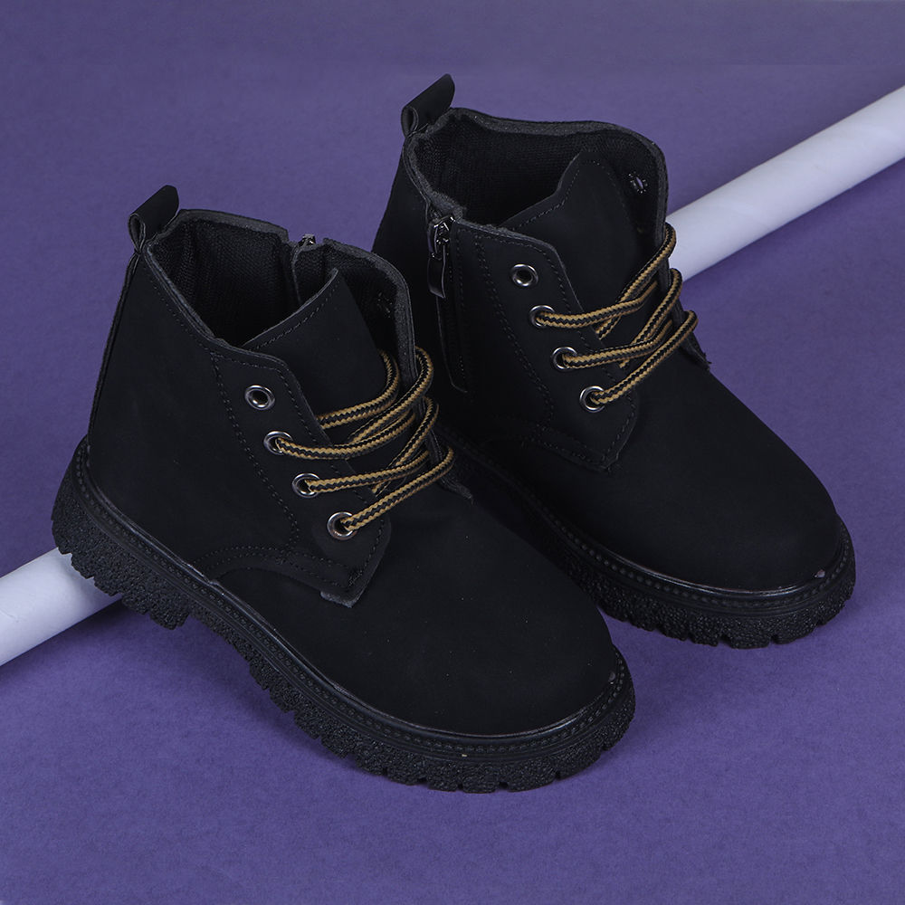 

features upper material synthetic pu sole material pvc the actual