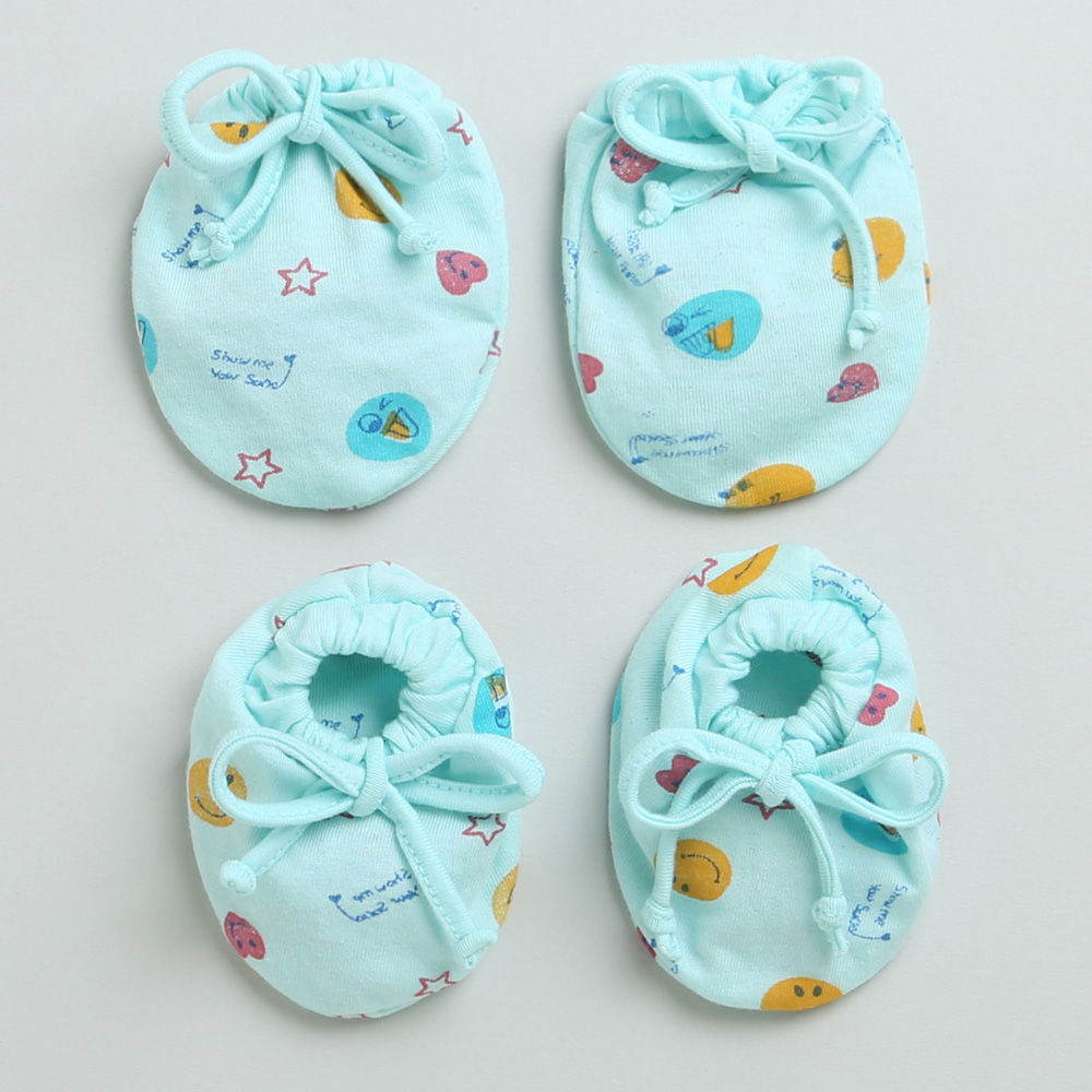 

soft gentle knitted cotton mittens set for the little one