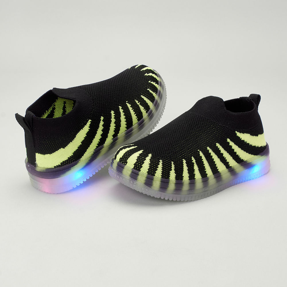 

features upper material synthetic pu sole material pvc the actual