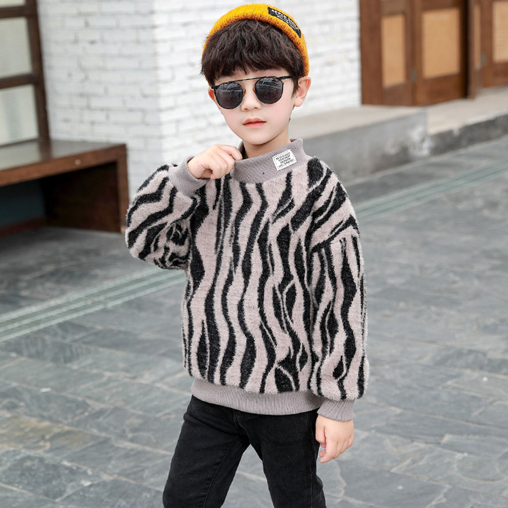 

features material 100 polyester fit type regular the actual product
