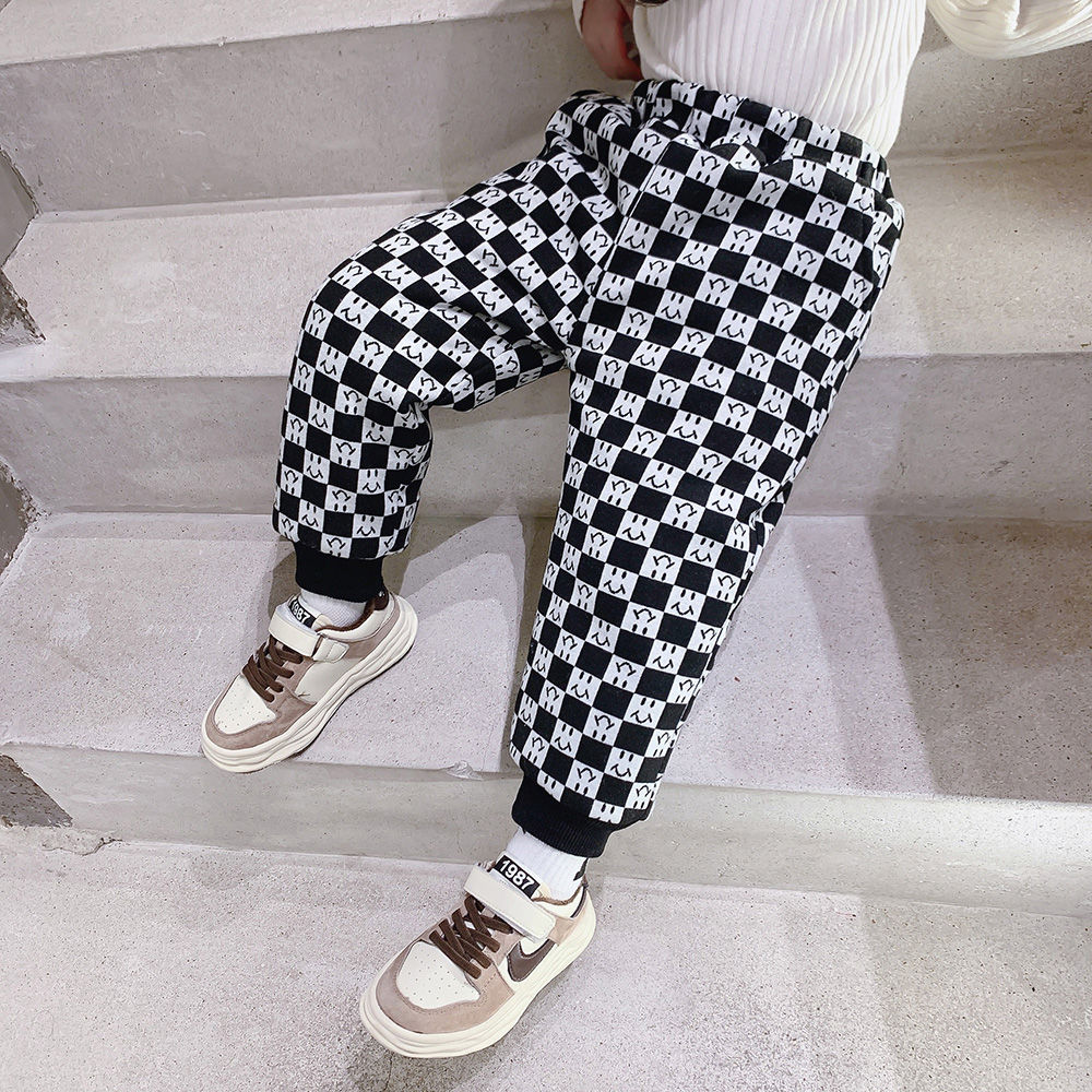 

features material 100 polyester fit type regular the actual product