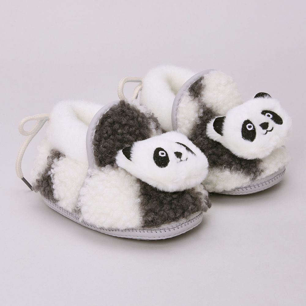 

features upper material fur sole material fabric the actual product