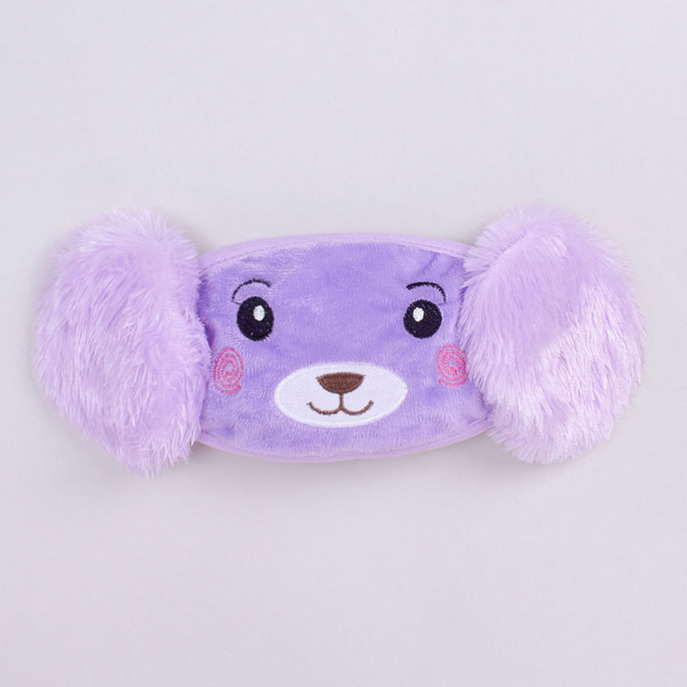 

wearing earmuffs shows a small face the shape is cute