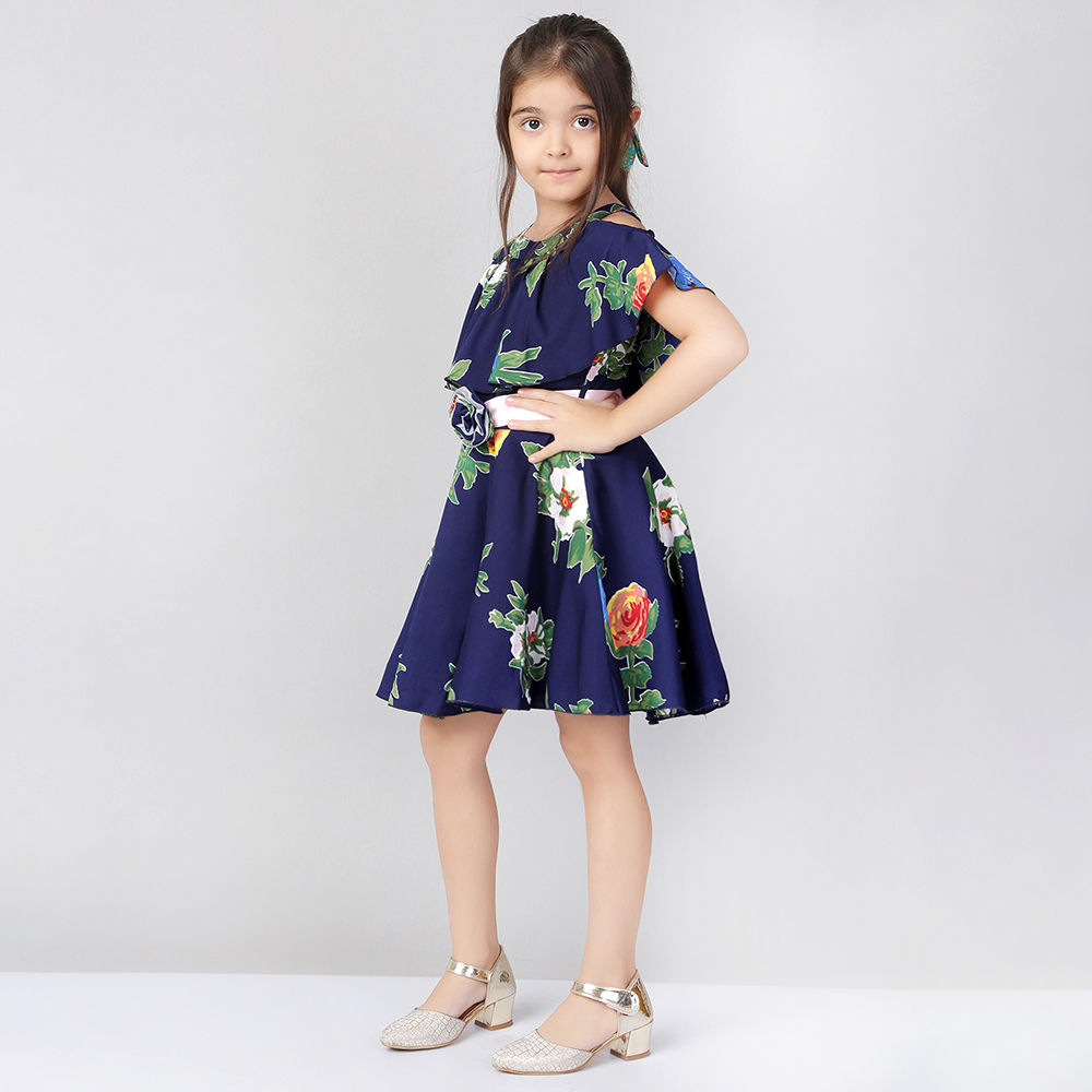 

features material shell 100 rayon lining 100 cotton the actual