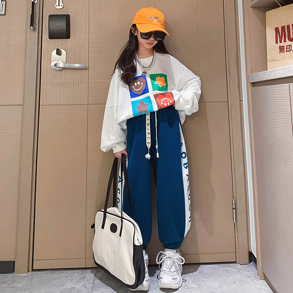 

features material 100 polyester fit type regular the actual product