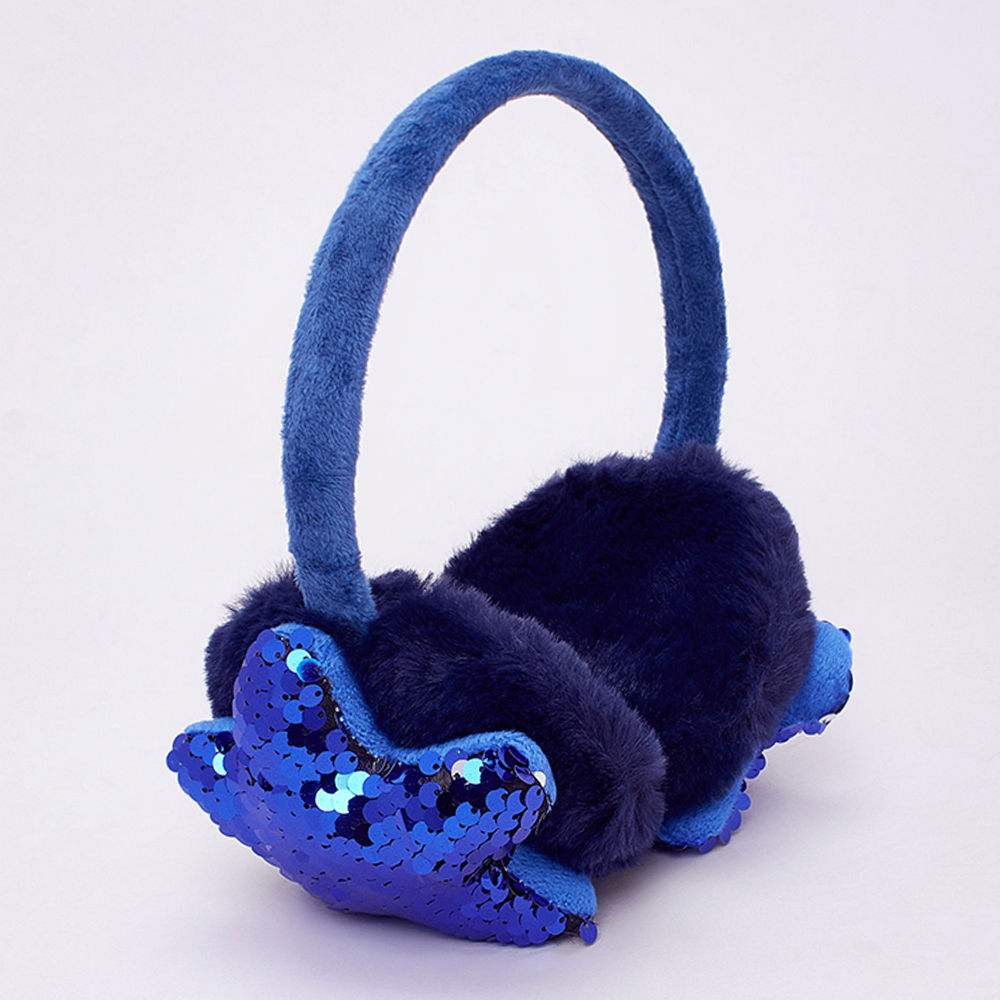 

wearing earmuffs shows a small face the shape is cute