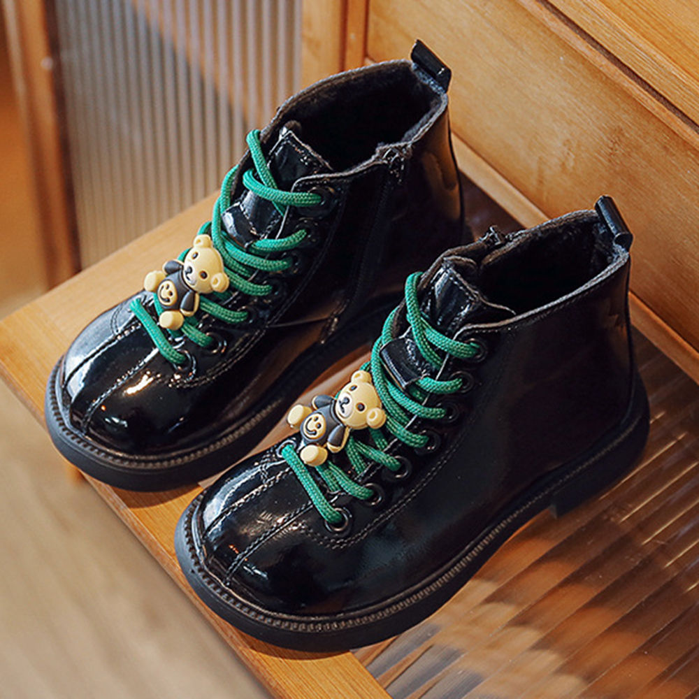 

features upper material 95 tpr 5 pu sole material 95
