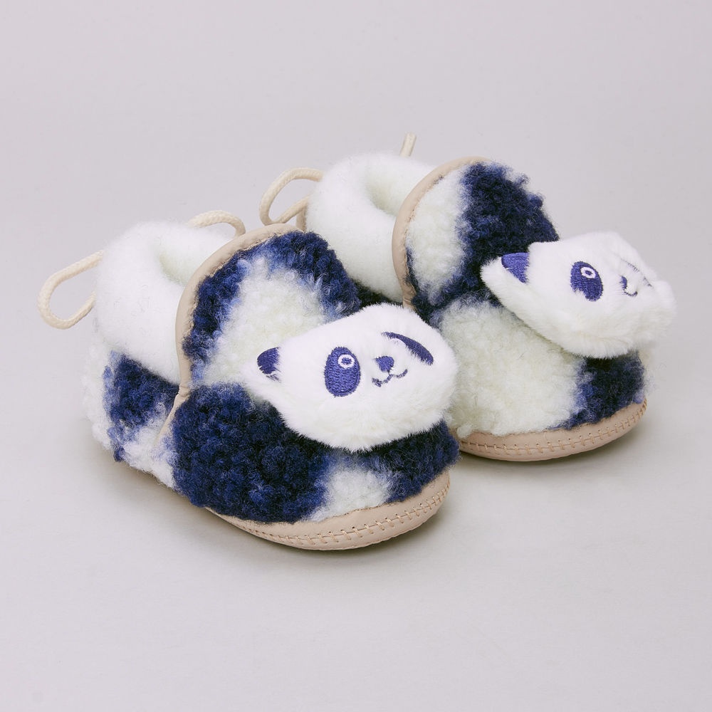 

features upper material fur sole material fabric the actual product