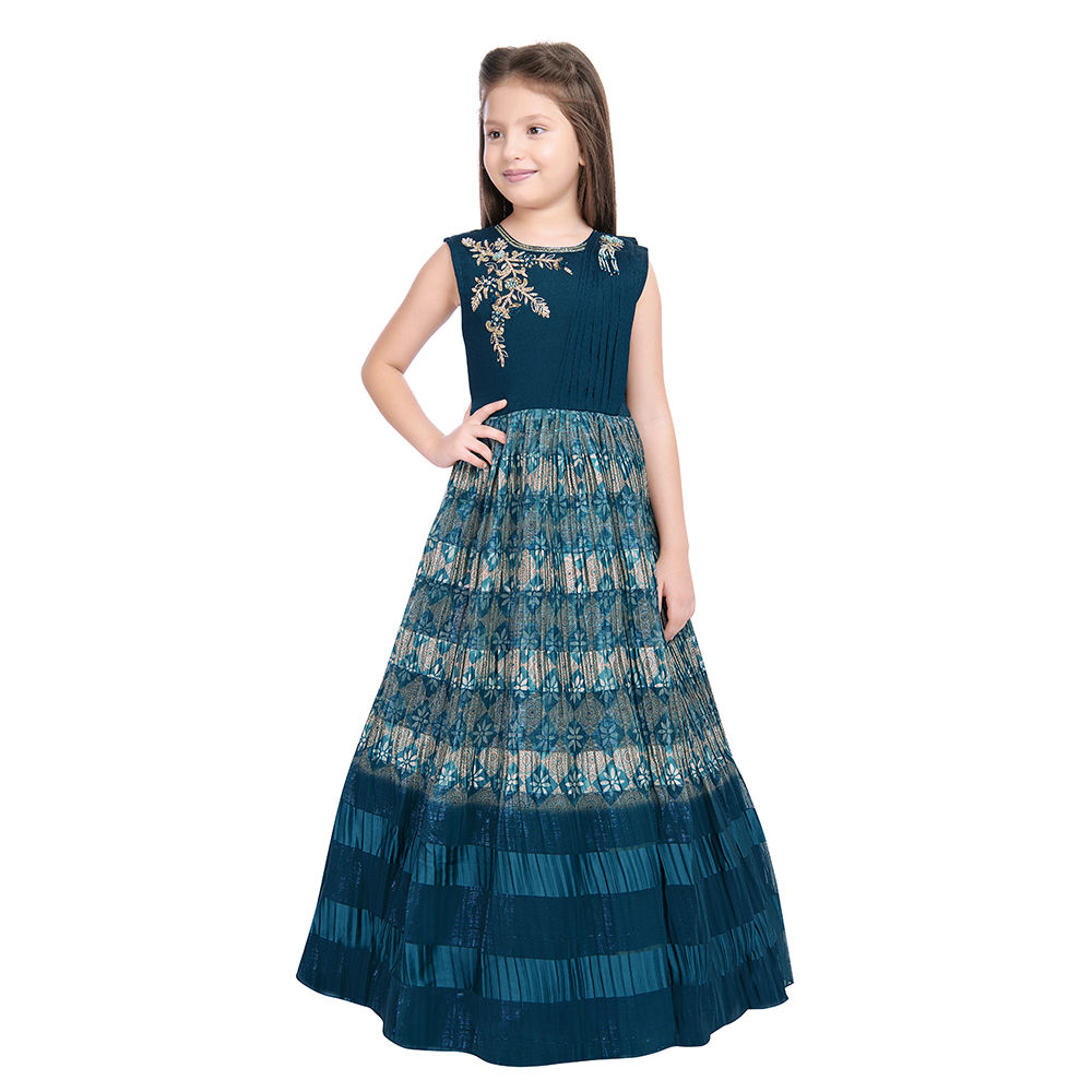 

features material 100 polyester fit type slim the actual product