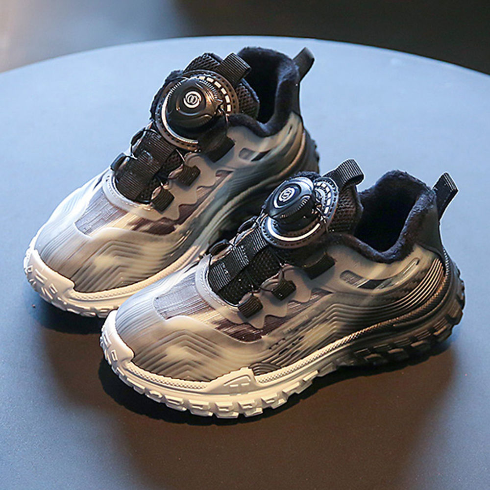 

features upper material 100 pu sole material 100 rubber the