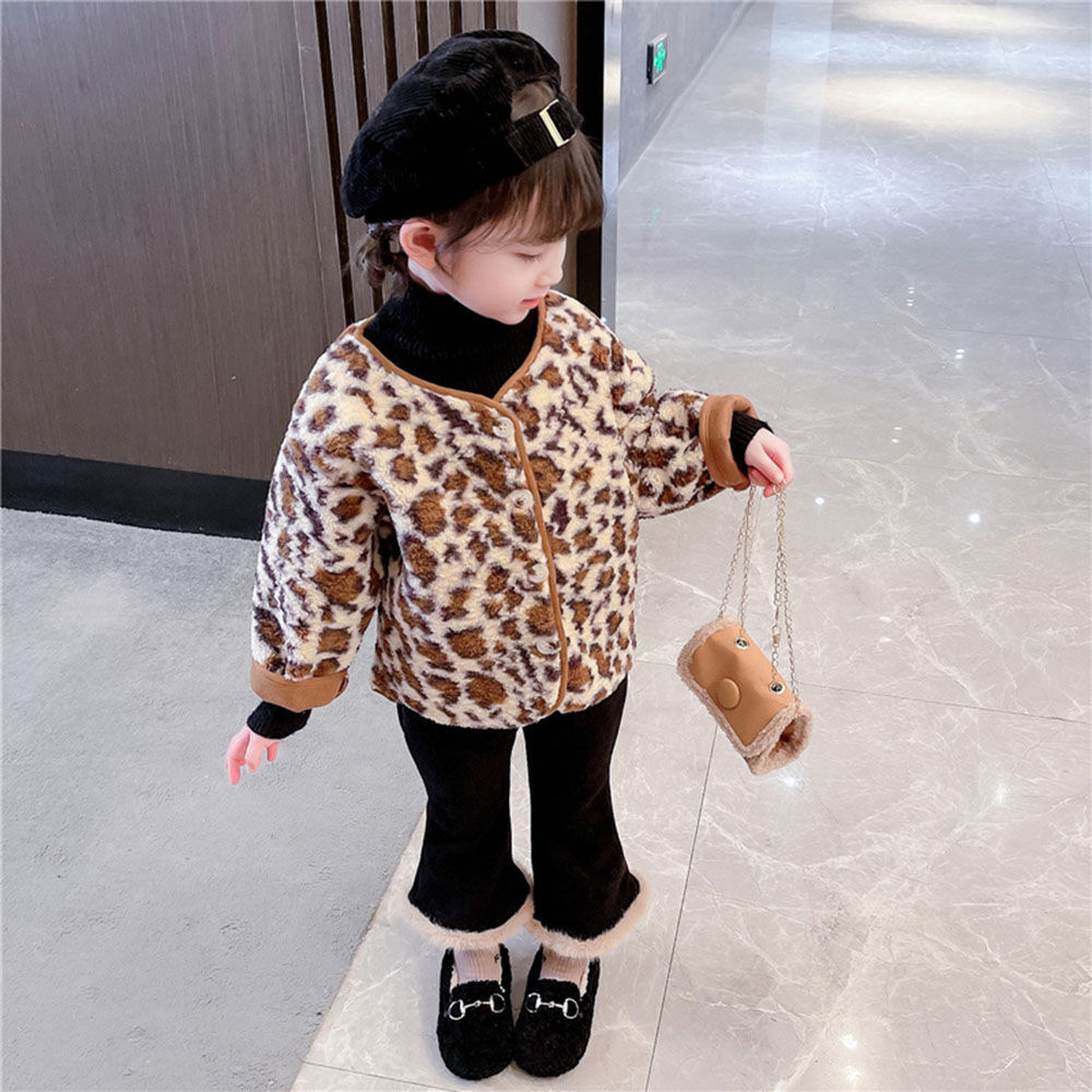 

features material 100 polyester fit type regular the actual product