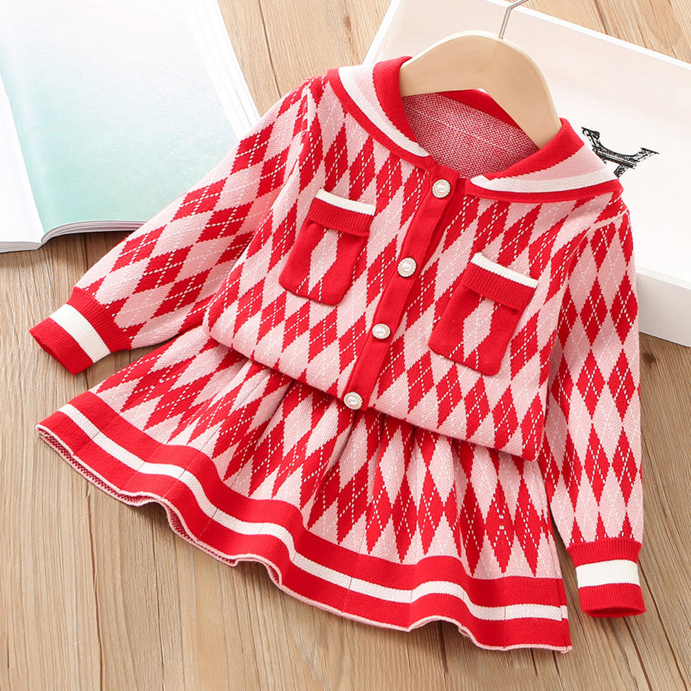 

features top material 100 polyester bottom material 100 polyester fit