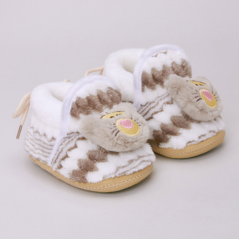 

features upper material fur sole material fabric the actual product