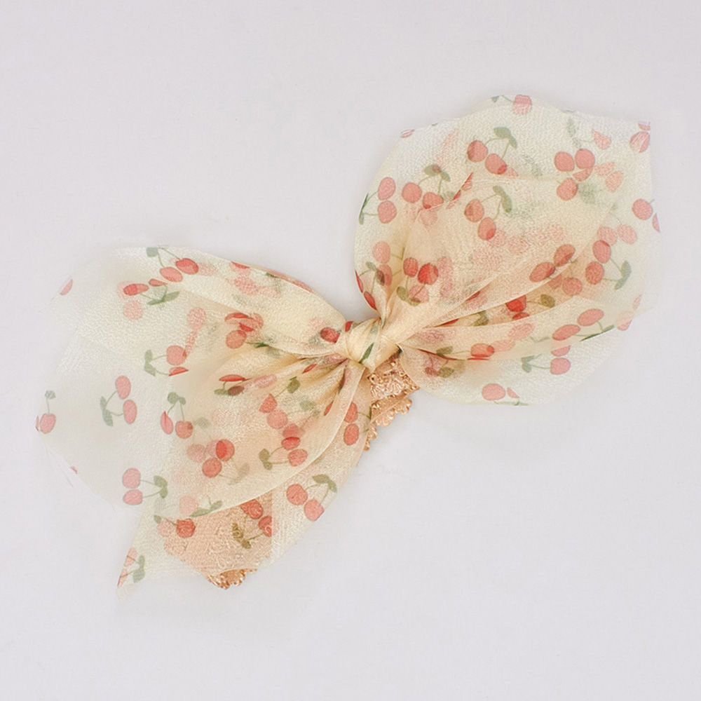 

the translucent hue of these crystal hairclips and simple design