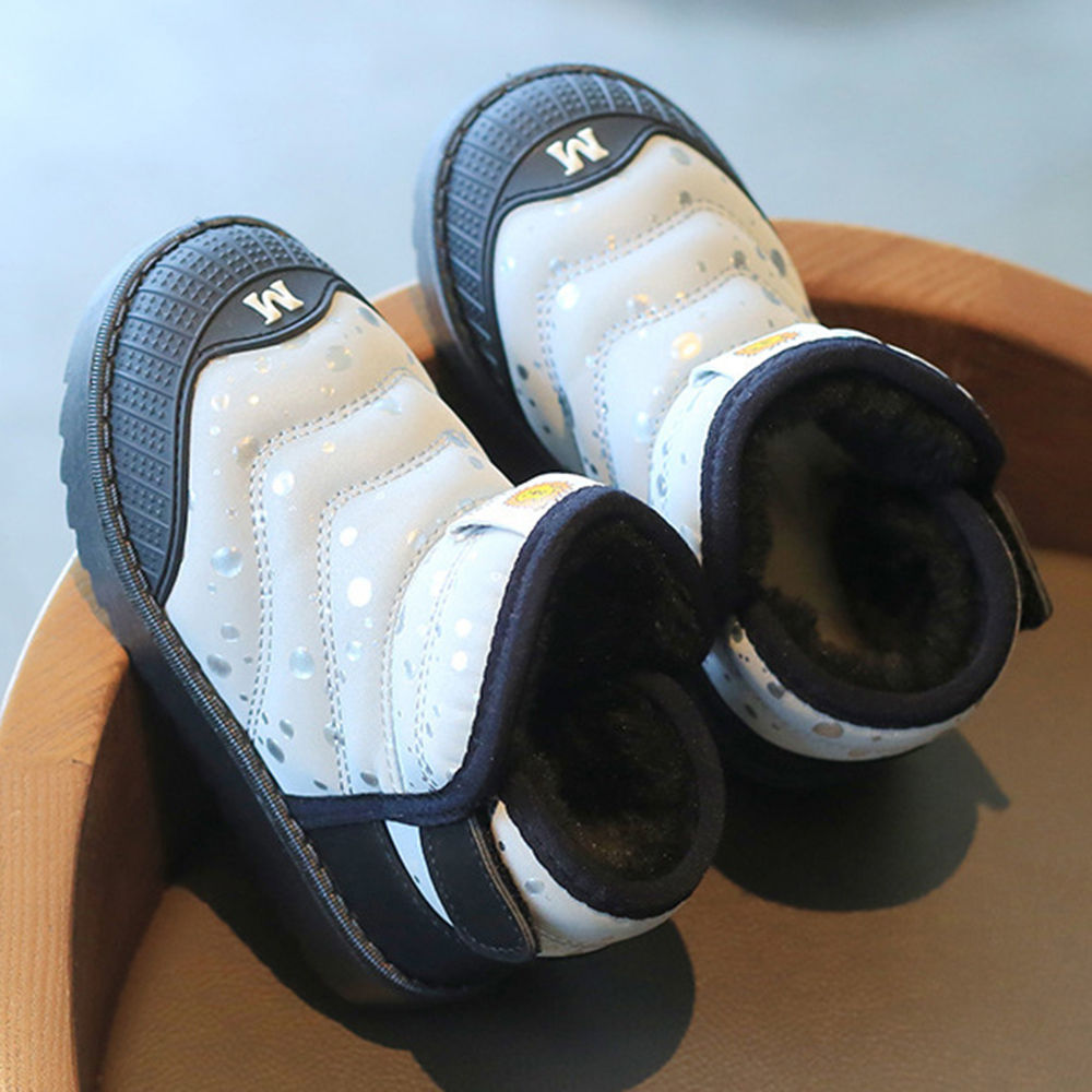 

features upper material 95 tpr 5 pu sole material 95