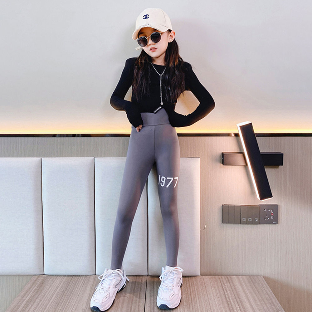

features material 100 polyester fit type regular the actual product