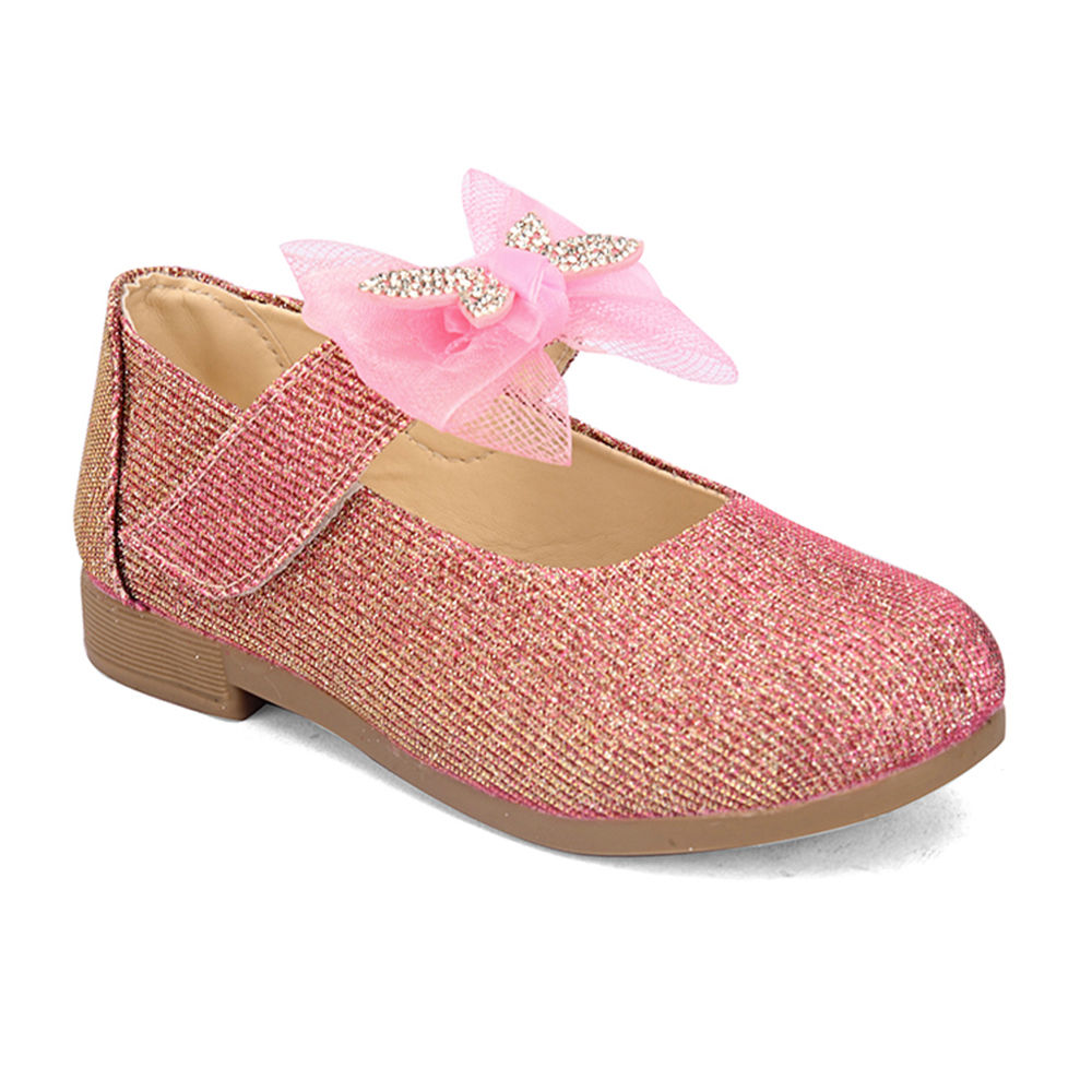 

features upper material 100 synthetic sole material 100 pvc the