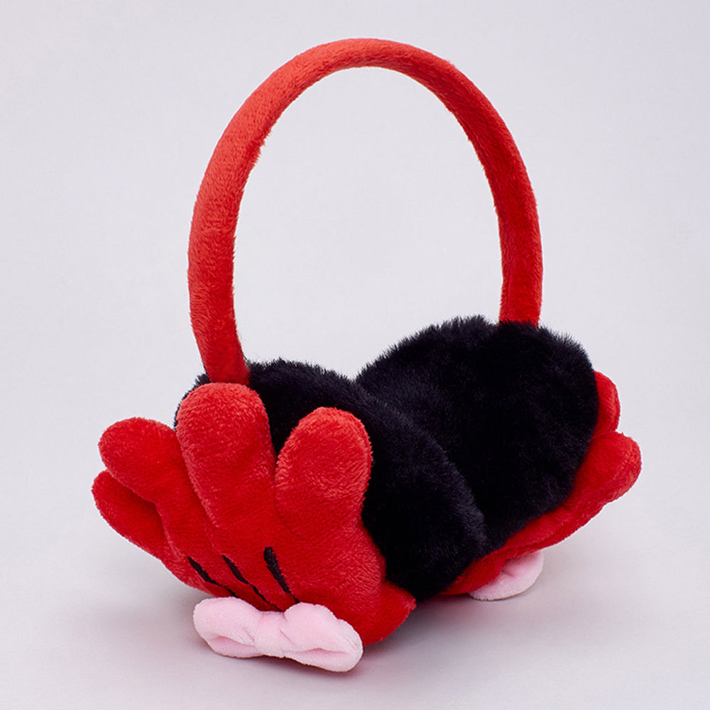 

wearing earmuffs shows a small face the shape is cute