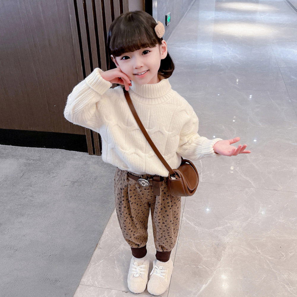 

features material 100 polyester fit type regular the actual product