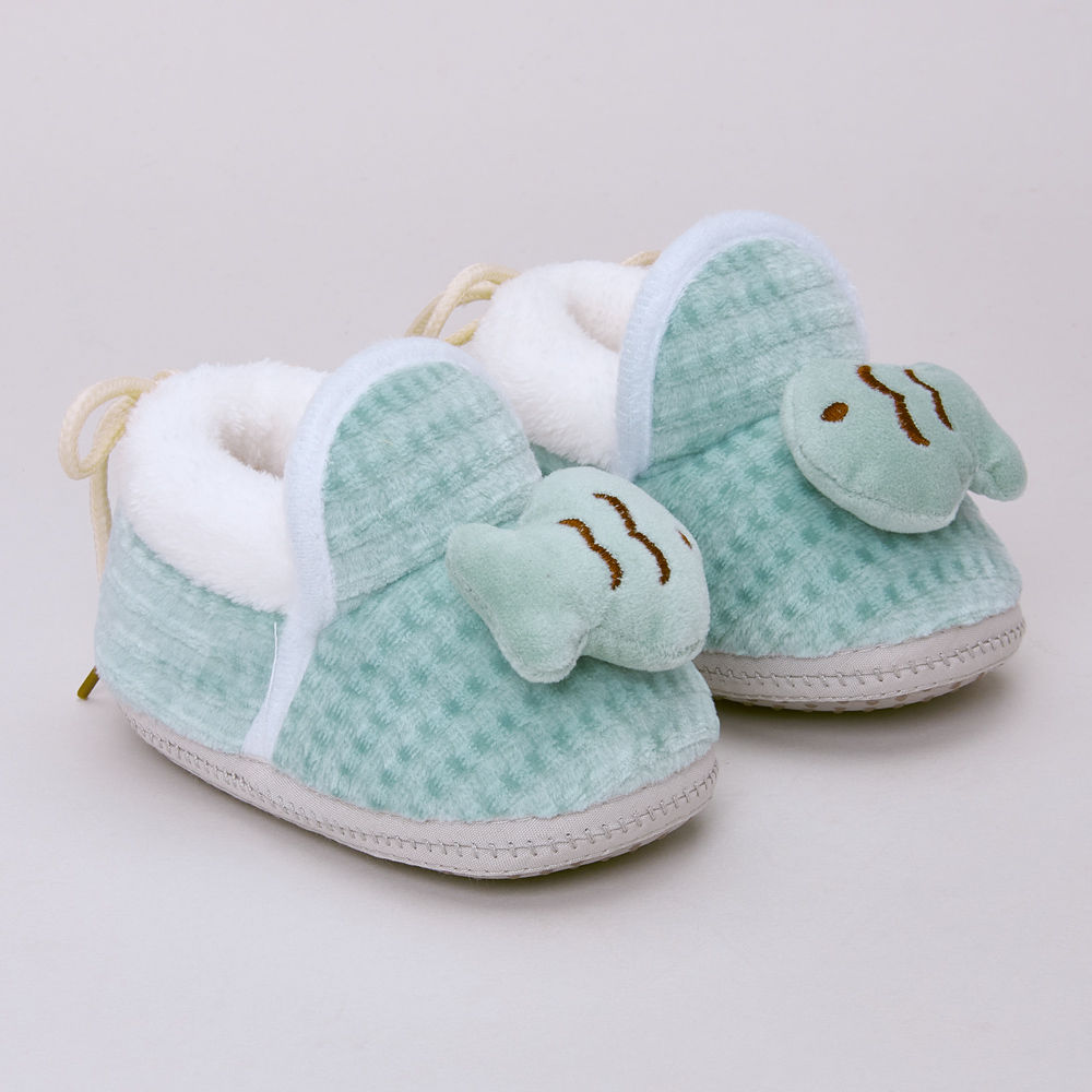 

features upper material fur sole material fabric the actual product